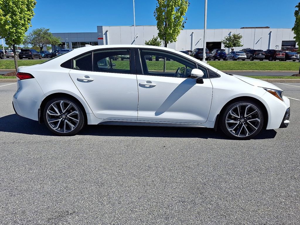 Used 2022 Toyota Corolla SE w/ SE Premium Package FWD image 12