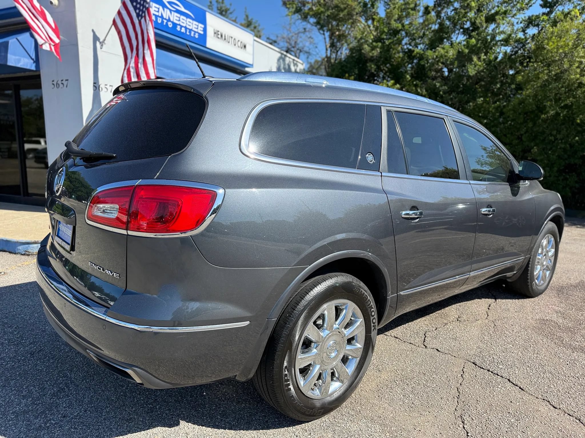 Used 2014 Buick Enclave Leather FWD image 8
