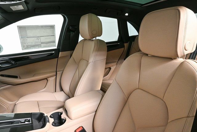 Certified 2026 Porsche Macan image 5