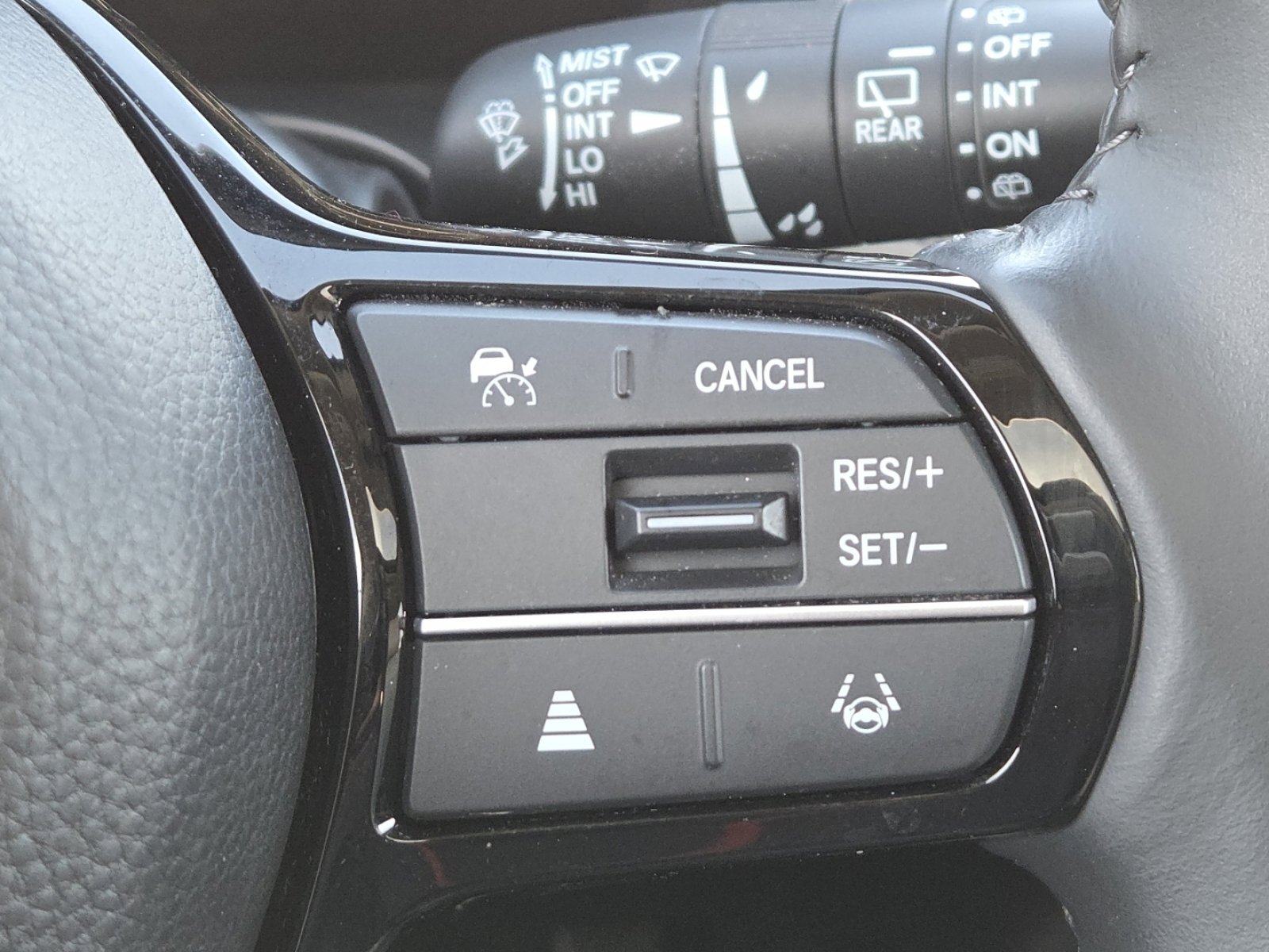 Used 2023 Honda HR-V EX-L image 7