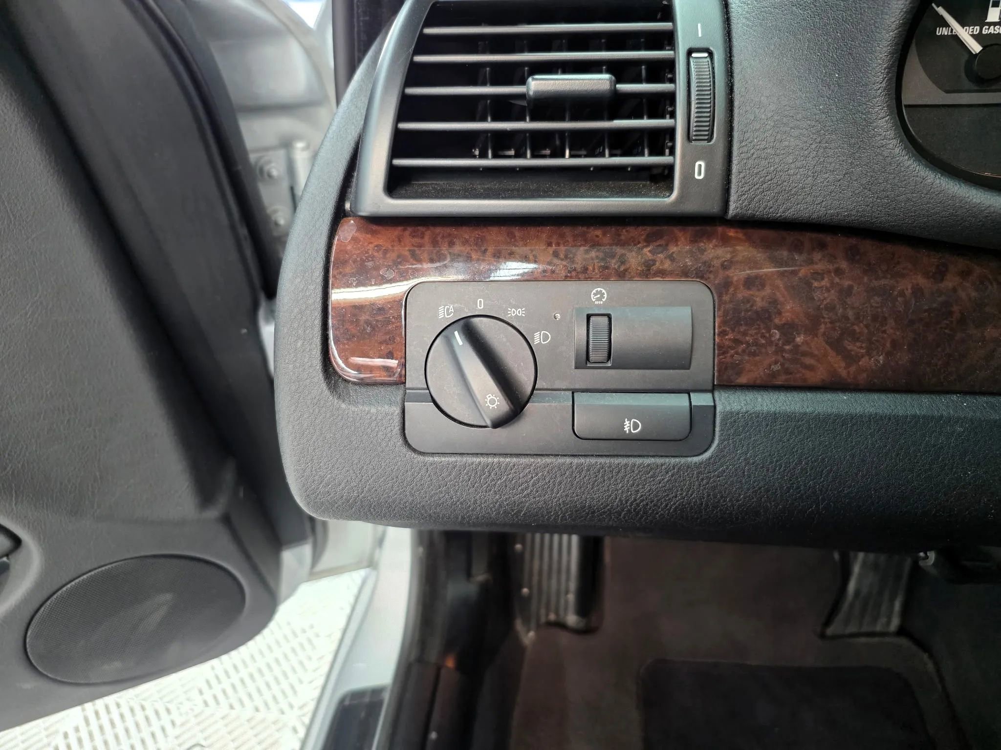 Used 2003 BMW 325i Sedan image 14