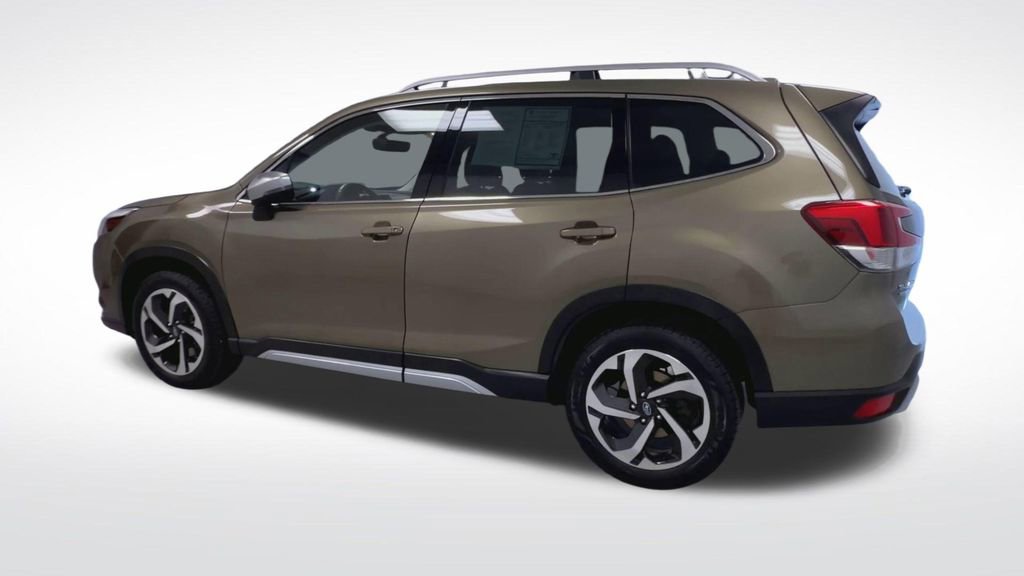 Used 2023 Subaru Forester Touring AWD/4WD image 6