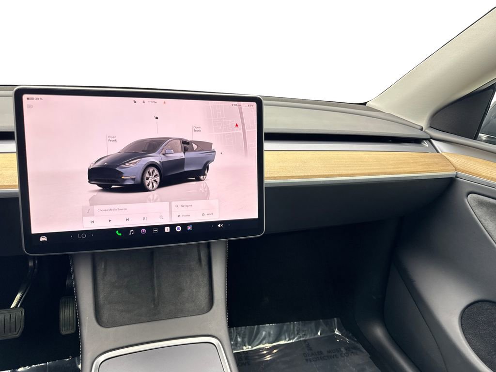 Used 2024 Tesla Model Y Long Range image 54