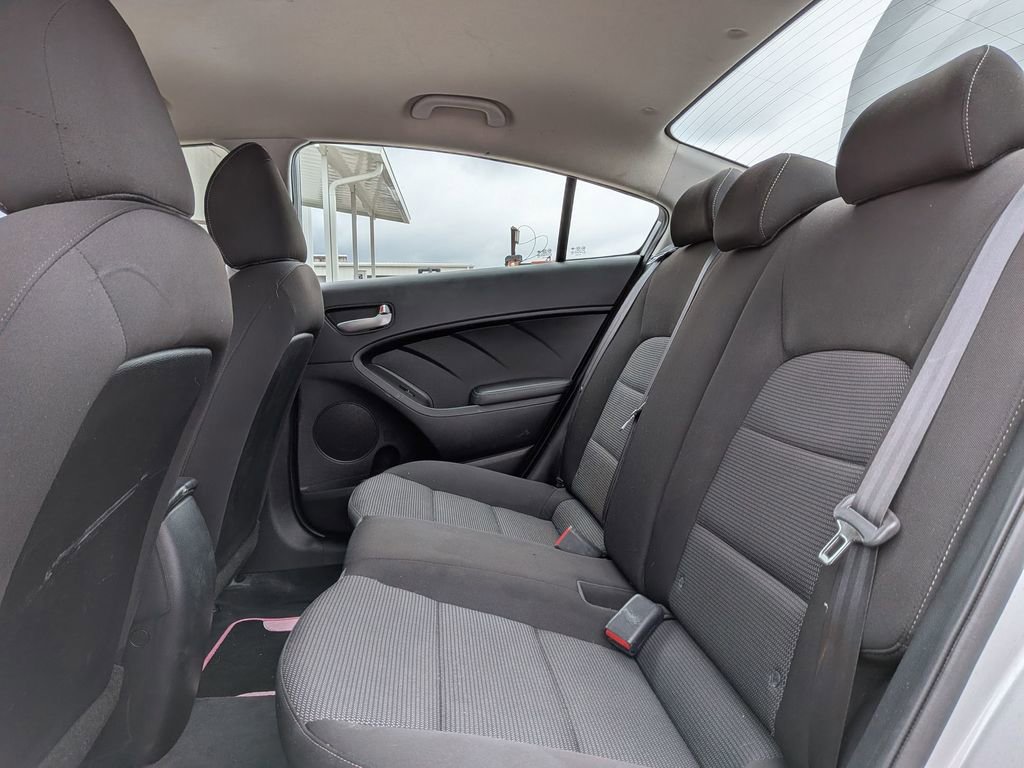 Used 2017 Kia Forte LX FWD image 31