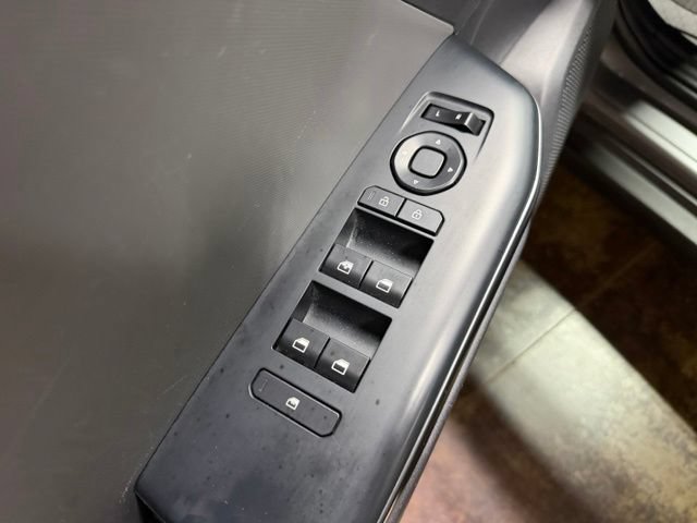 Used 2025 Kia K4 FWD image 13