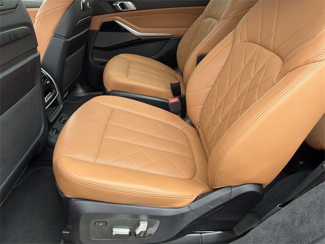 Used 2023 BMW X7 xDrive40i w/ Executive Package image 21