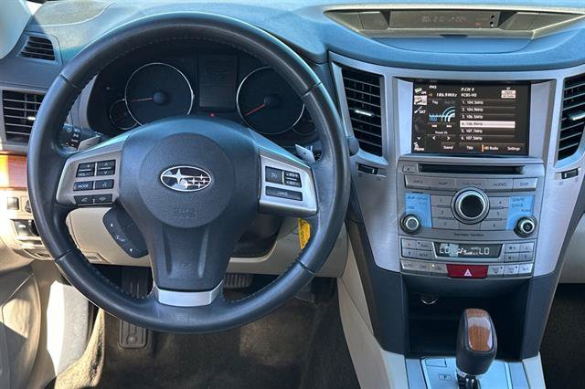 Used 2013 Subaru Outback 2.5i Limited AWD/4WD image 15