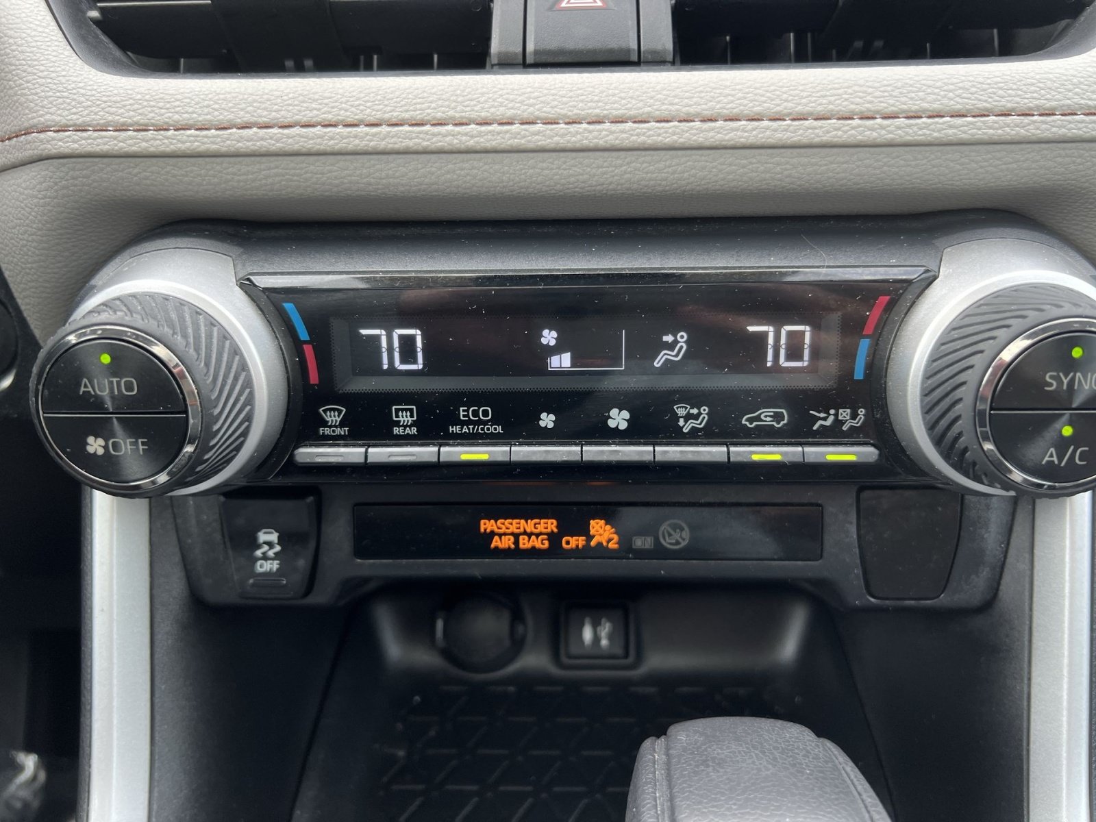 Used 2019 Toyota RAV4 XLE w/ All Weather Liner Package AWD/4WD image 19