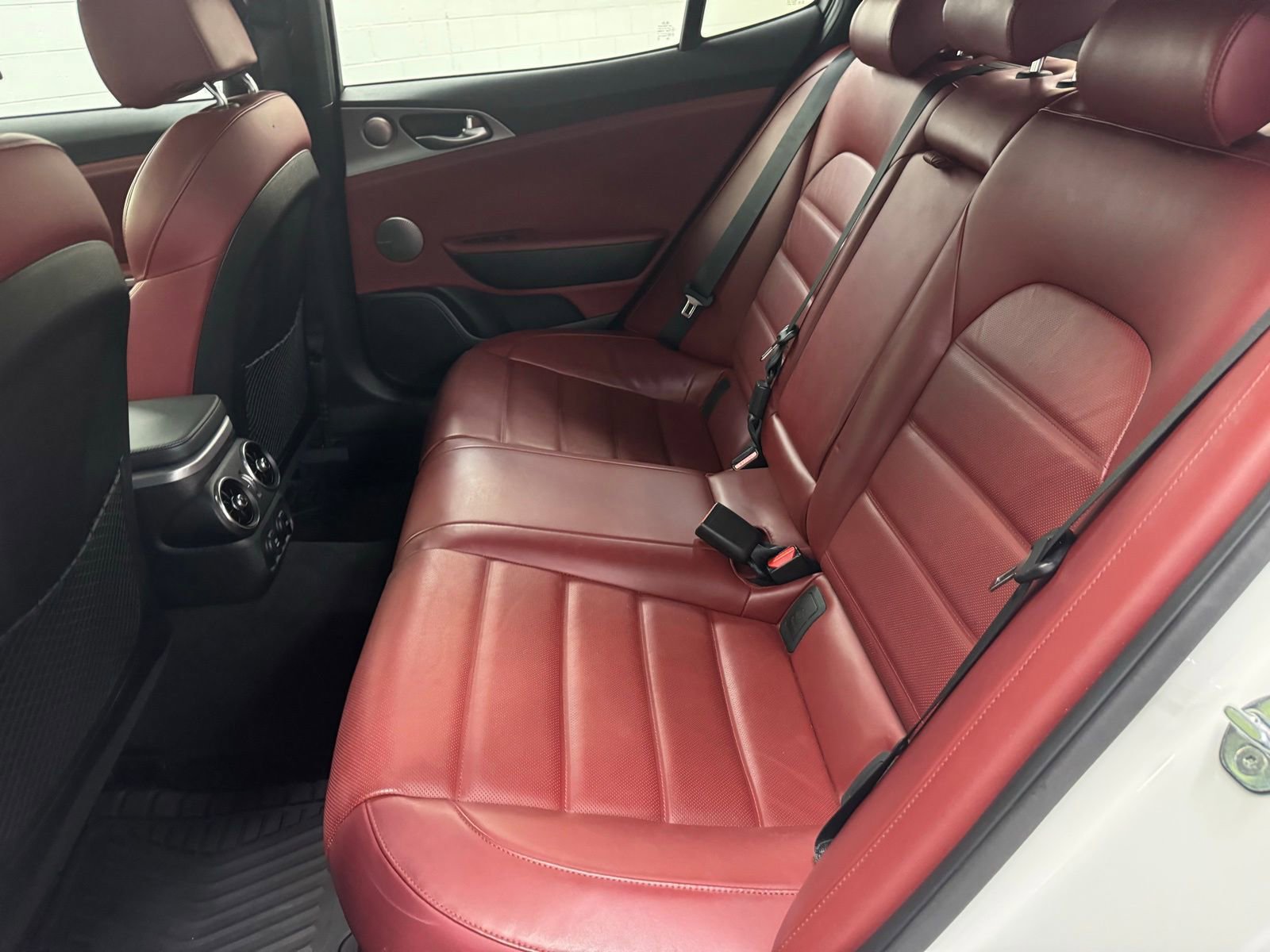 Used 2020 Kia Stinger GT2 image 11