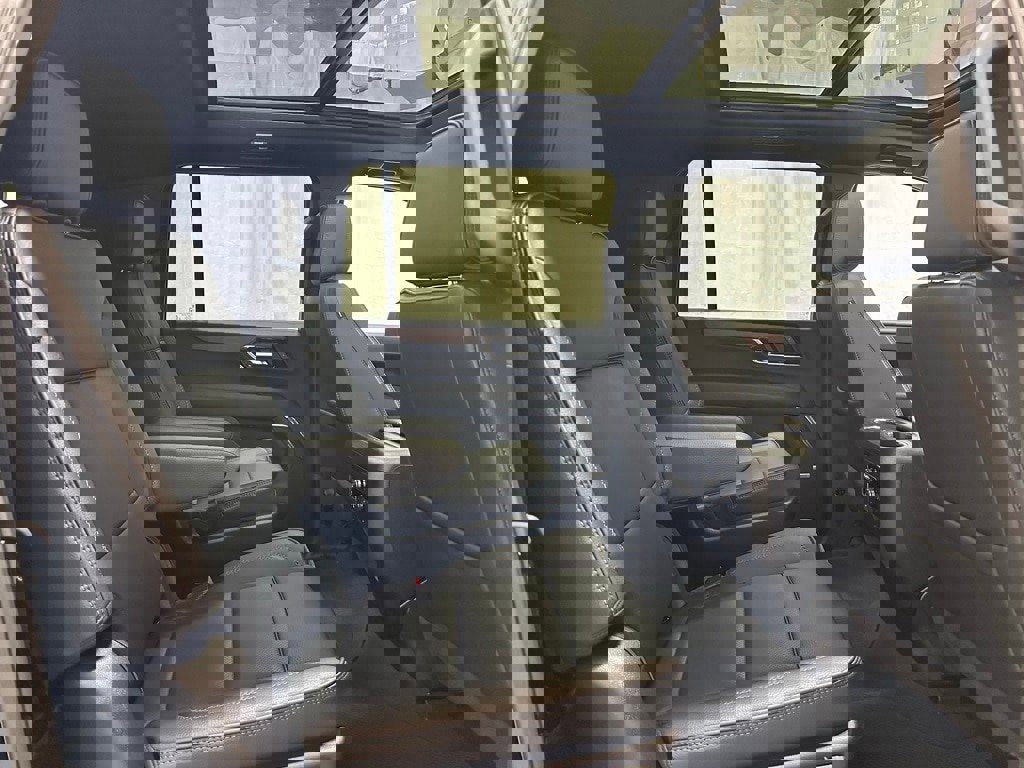 Used 2025 GMC Yukon XL Denali w/ Sun & Power Step Package image 52