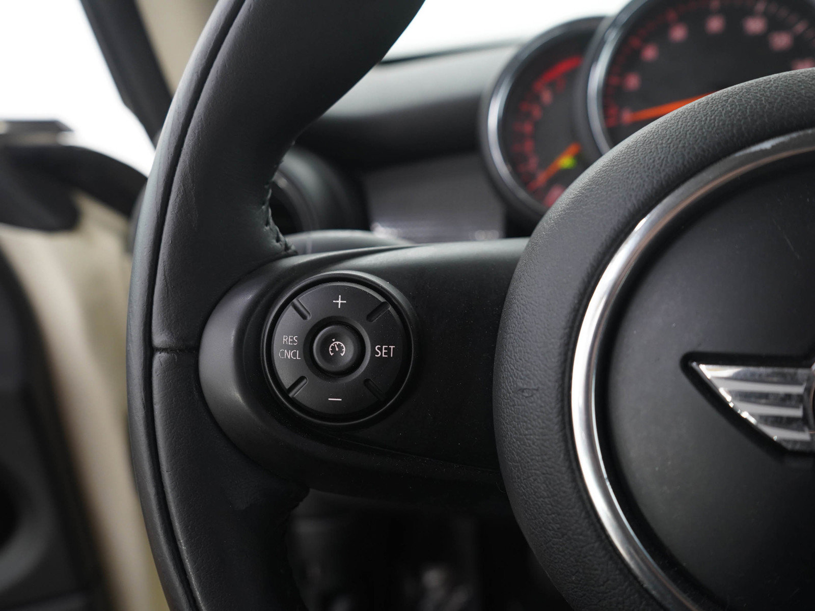 Used 2017 MINI Cooper 2-Door Hardtop FWD image 22