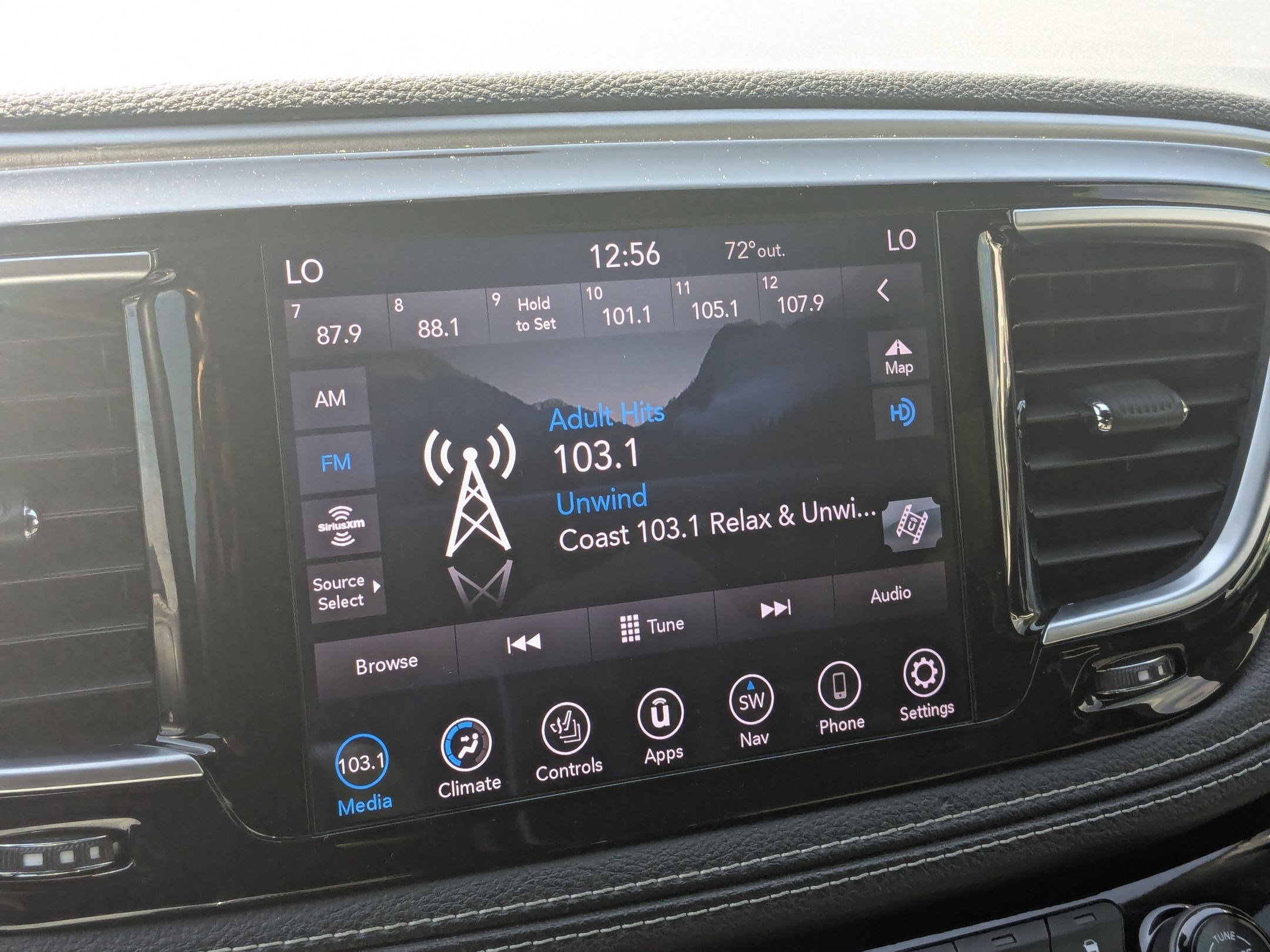 Used 2018 Chrysler Pacifica Limited w/ Advanced Safetytec Group image 24