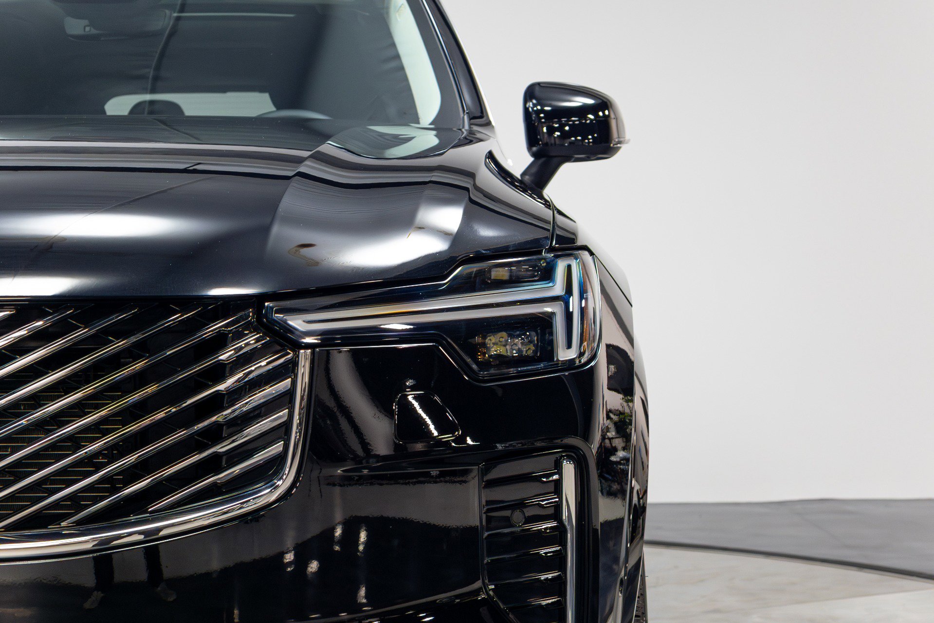 Used 2025 Volvo XC90 B6 Plus image 55