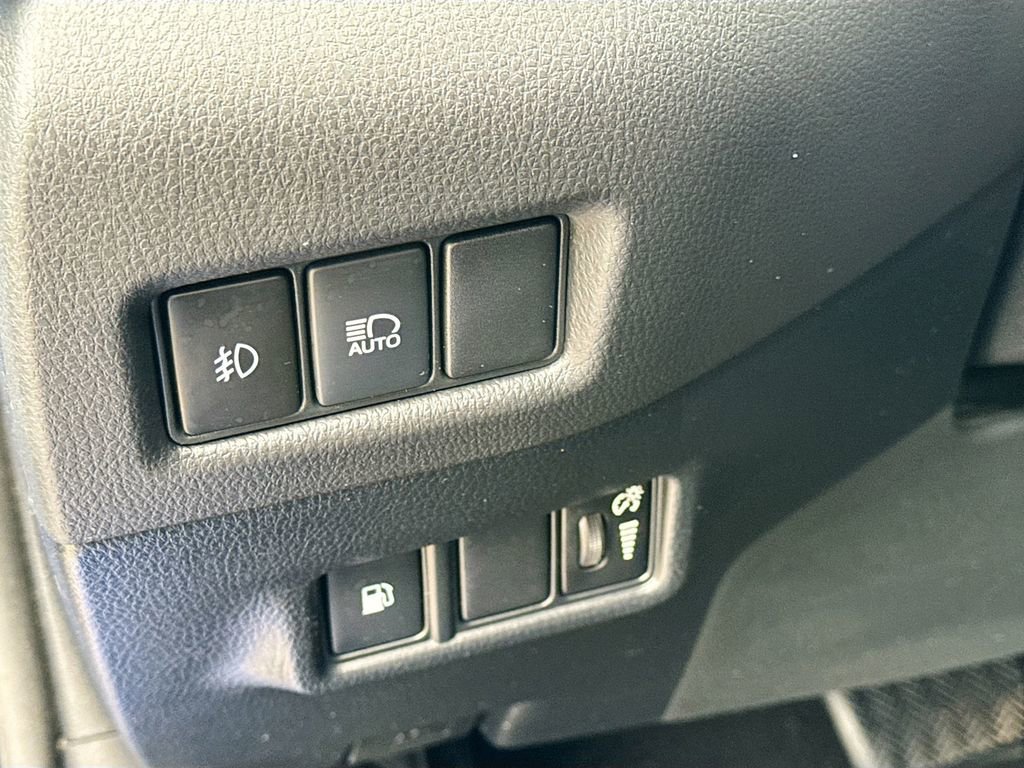 Used 2018 Toyota C-HR XLE FWD image 11