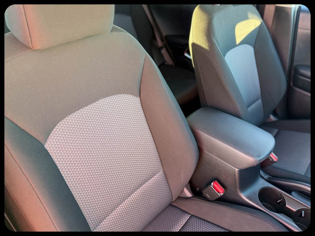 Used 2025 Kia Soul LX w/ LX Technology Package FWD image 14