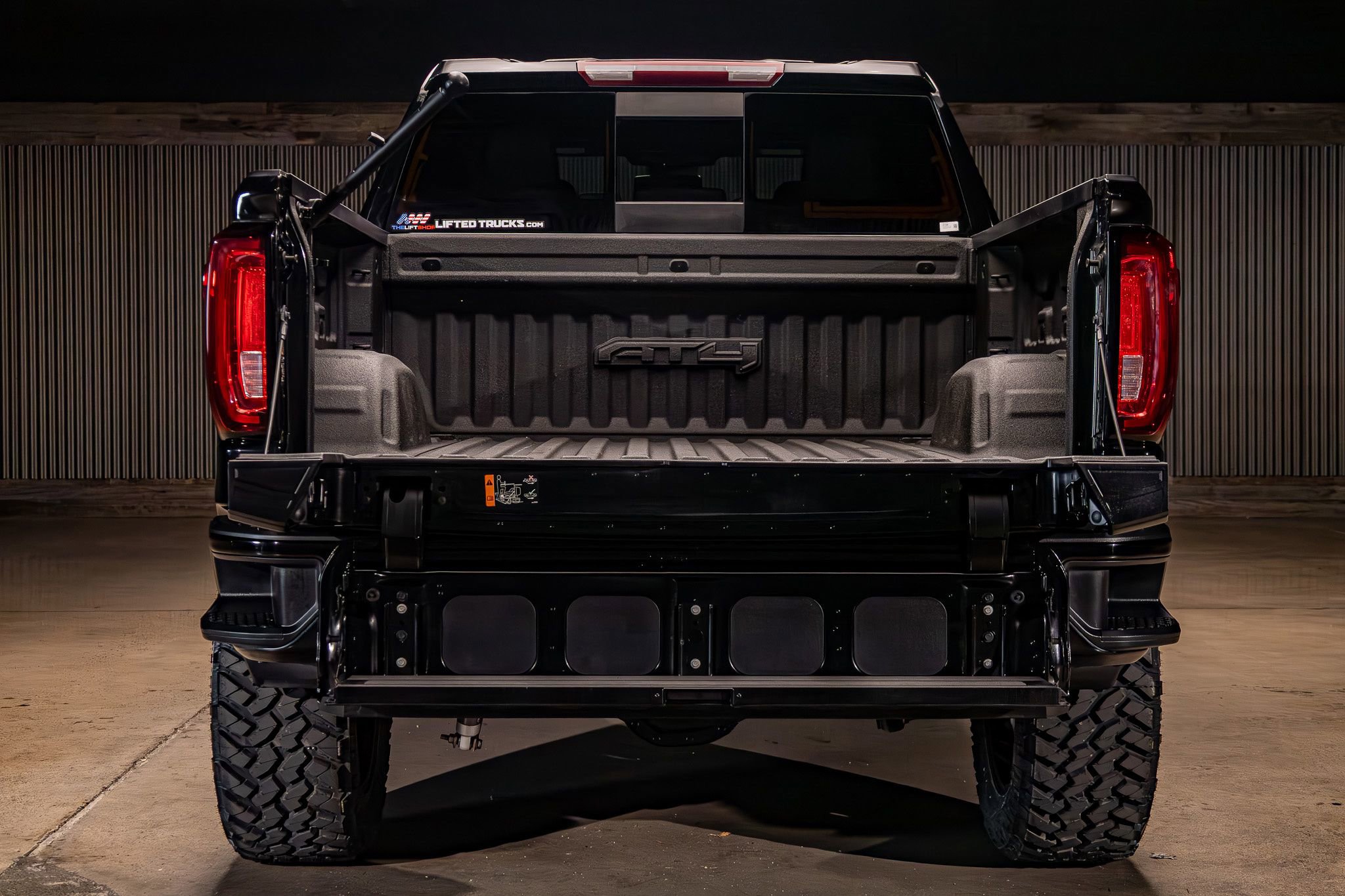 Used 2023 GMC Sierra 1500 AT4 w/ AT4 Premium Package AWD/4WD image 9
