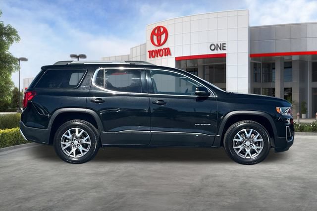 Used 2023 GMC Acadia SLT FWD image 3
