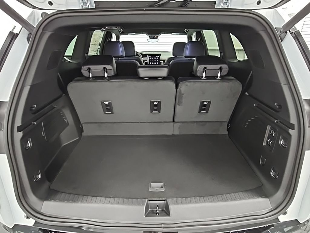 New 2026 GMC Acadia Denali w/ Super Cruise Package image 36