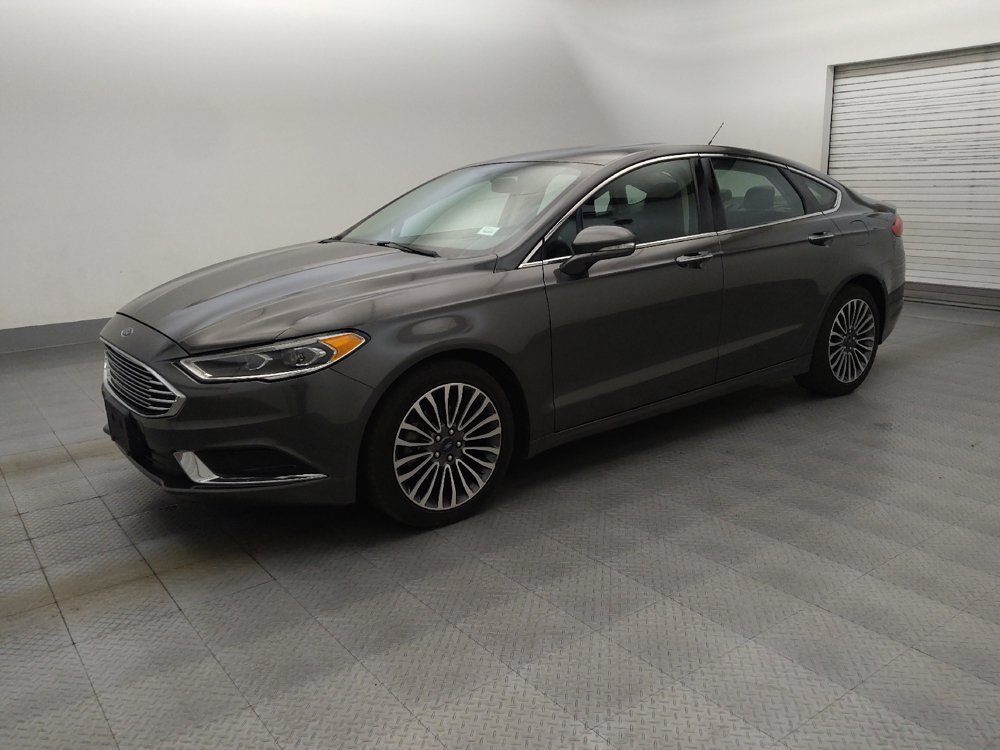 Used 2018 Ford Fusion SE w/ Fusion SE Technology Package FWD image 2