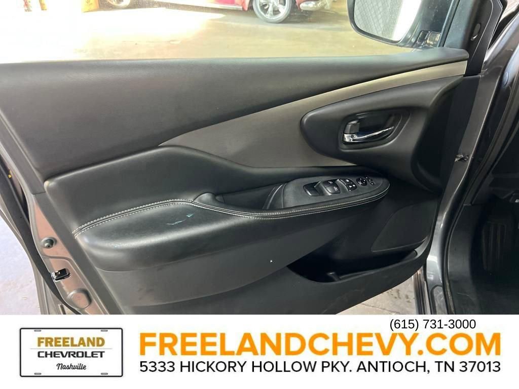 Used 2023 Nissan Murano SV image 11