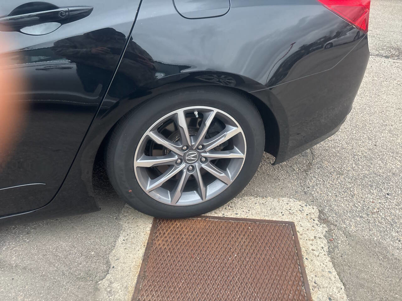 Used 2018 Acura TLX w/ Technology Package FWD image 11