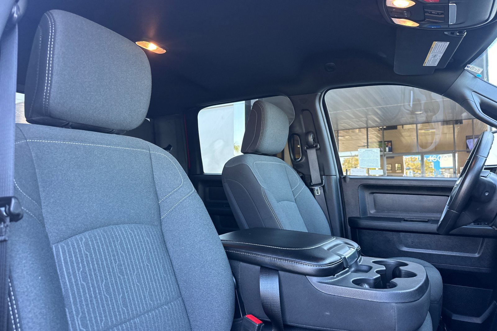 Used 2024 RAM 2500 Tradesman w/ Chrome Appearance Group image 17