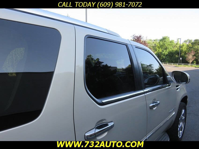 Used 2007 Cadillac Escalade AWD w/ Information Package image 23