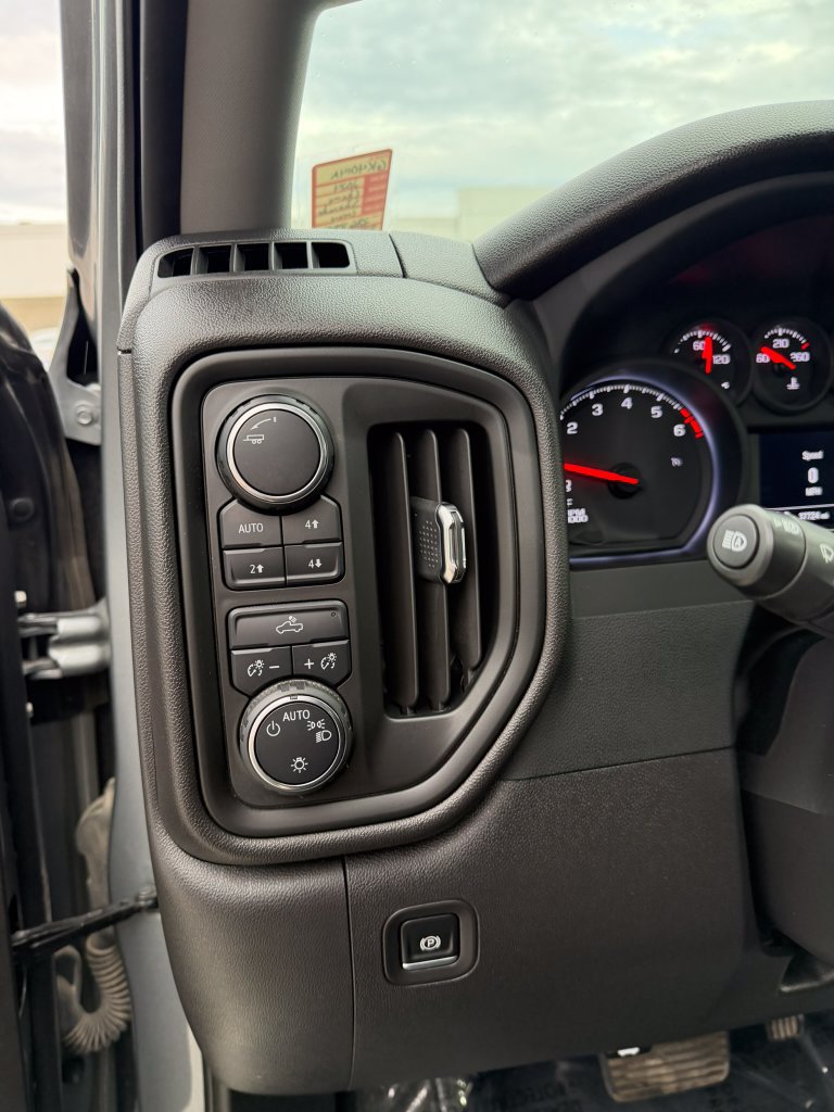 Used 2024 Chevrolet Silverado 1500 Custom Trail Boss AWD/4WD image 10