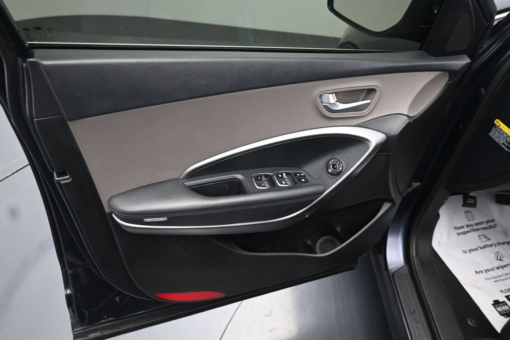 Used 2019 Hyundai Santa Fe XL SE AWD/4WD image 18