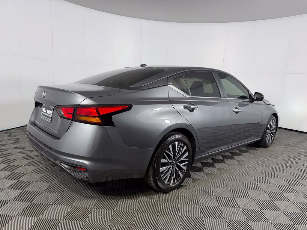 Used 2025 Nissan Altima 2.5 SV FWD image 7