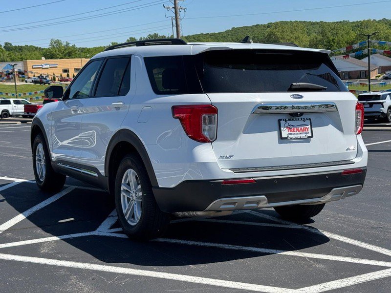 Used 2022 Ford Explorer XLT w/ Equipment Group 202A AWD/4WD image 6