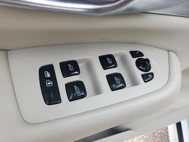 Certified 2024 Volvo XC90 T8 Ultimate w/ Protection Package Premier AWD/4WD image 13