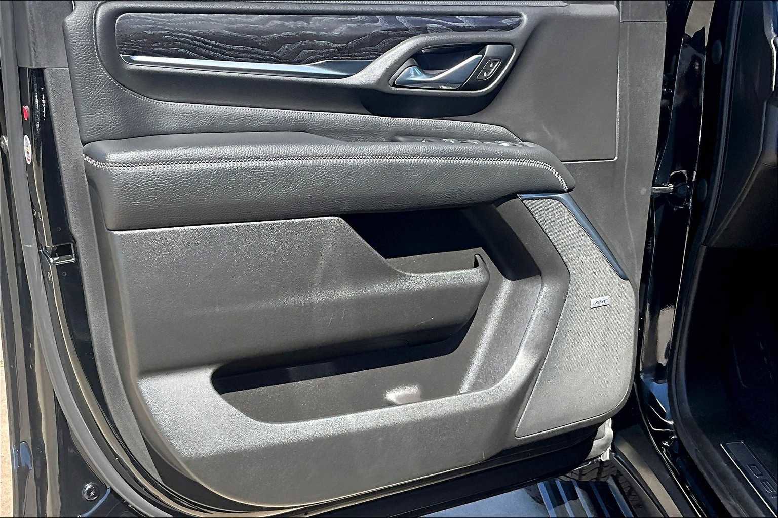 Used 2021 GMC Yukon Denali w/ Denali Premium Package image 22