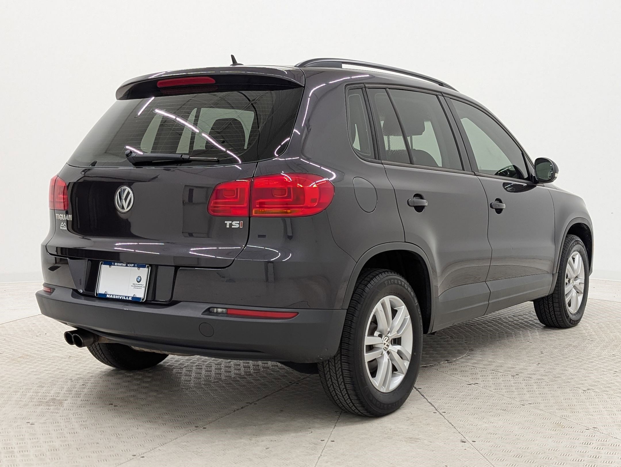 Used 2016 Volkswagen Tiguan S image 9