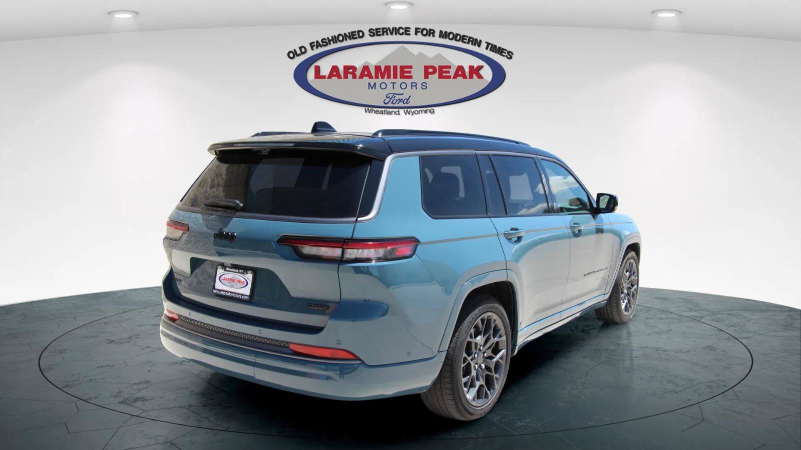 Used 2026 Jeep Grand Cherokee L Summit AWD/4WD image 3