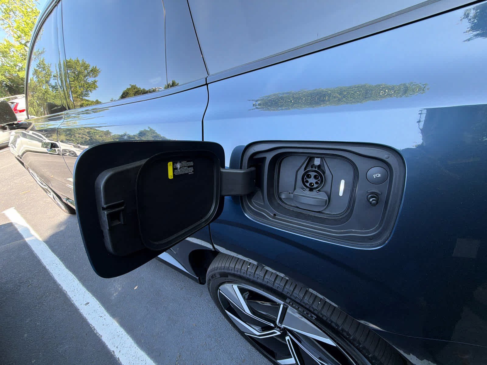 Used 2025 Volvo EX90 Ultra image 26