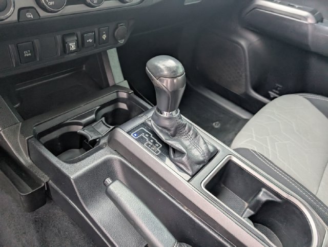 Used 2020 Toyota Tacoma TRD Off-Road AWD/4WD image 19