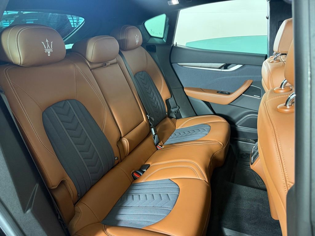 Used 2021 Maserati Levante S GranLusso image 28