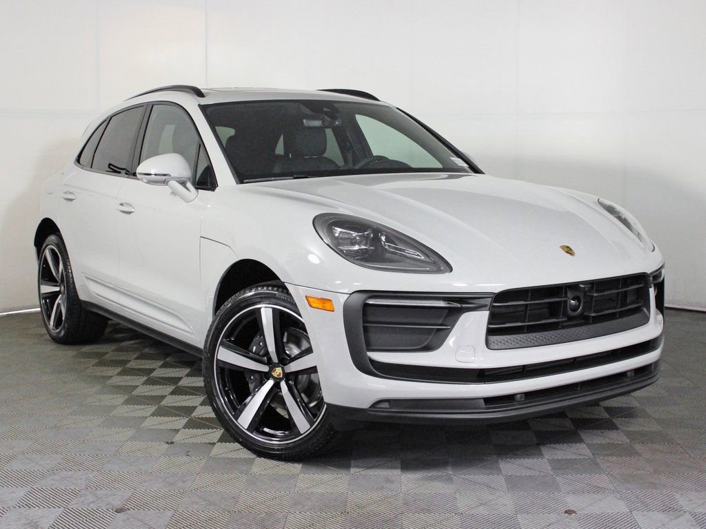 Certified 2026 Porsche Macan image 9