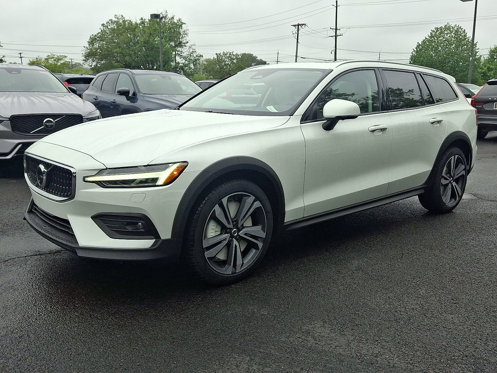 New 2026 Volvo V60 B5 Cross Country Plus w/ Protection Package Premier image 3