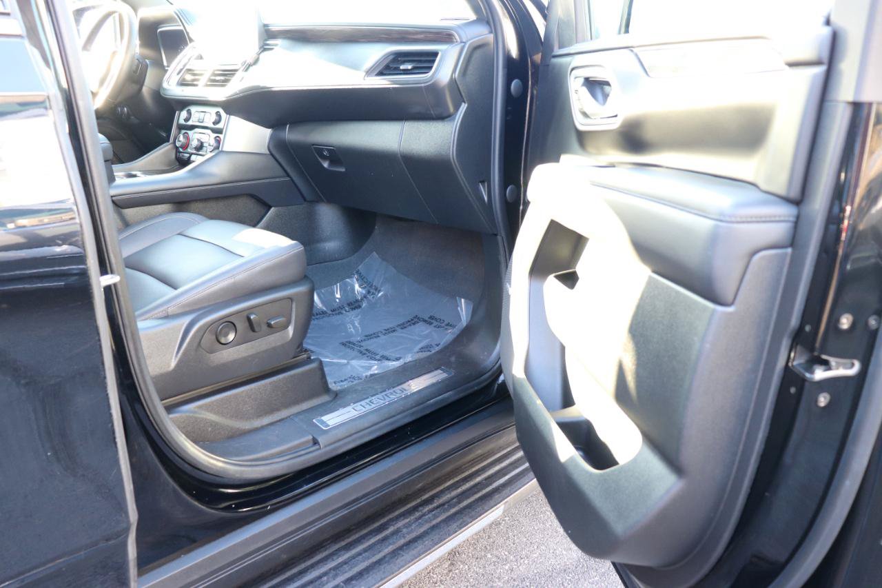 Used 2023 Chevrolet Suburban LT AWD/4WD image 17