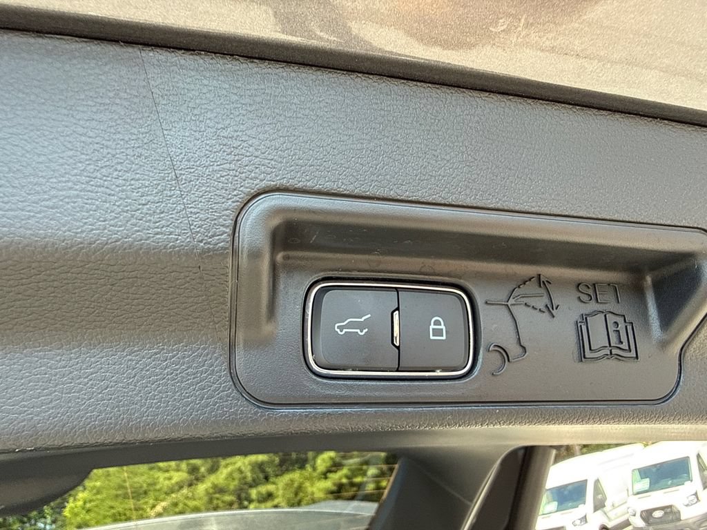 Used 2024 Ford Explorer XLT w/ Equipment Group 202A AWD/4WD image 19