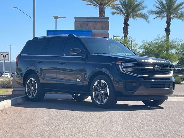 Used 2025 Ford Expedition King Ranch image 3