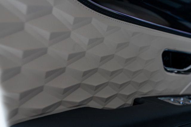 New 2025 Bentley Flying Spur Plug-In Hybrid image 22