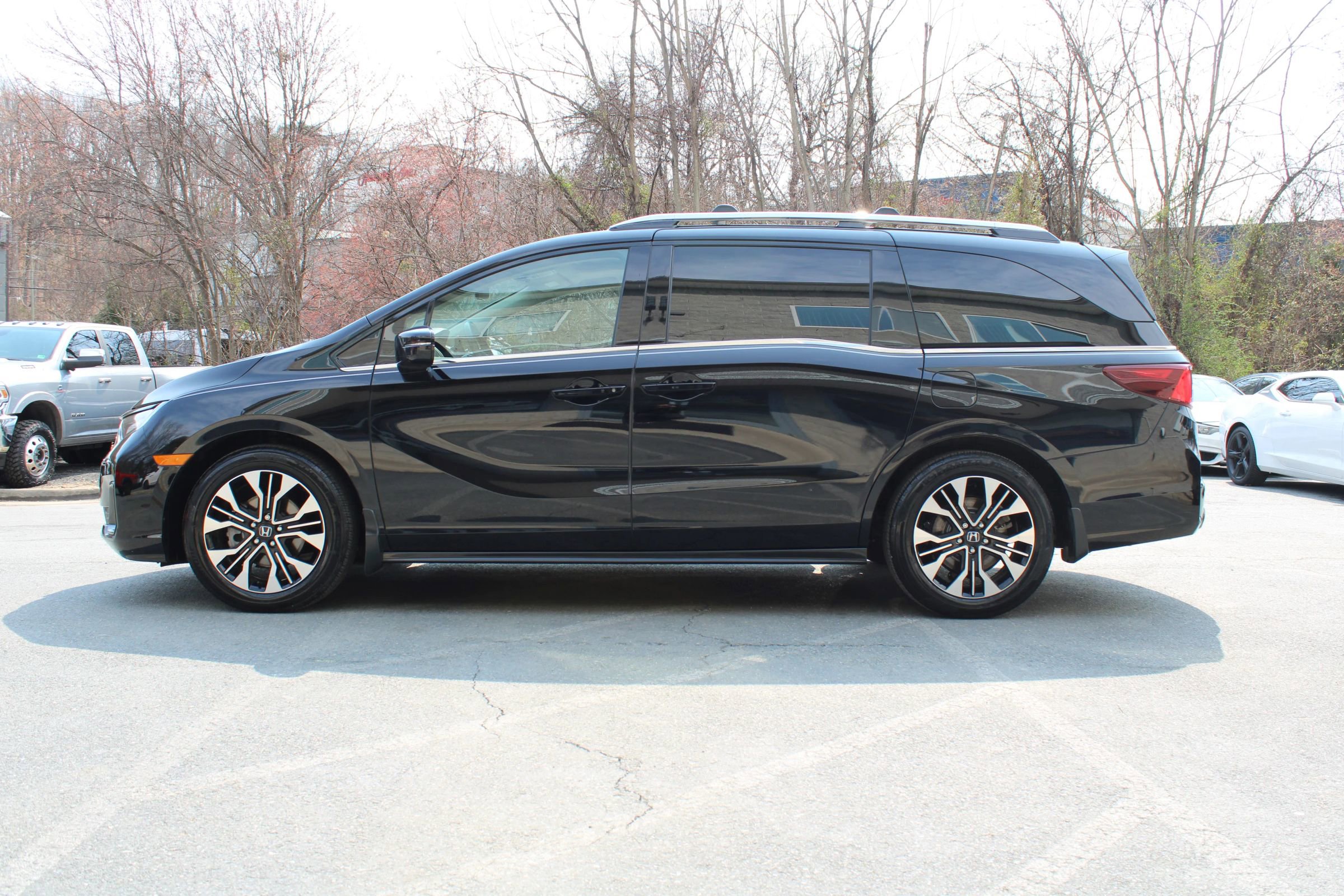 Used 2025 Honda Odyssey Elite image 28