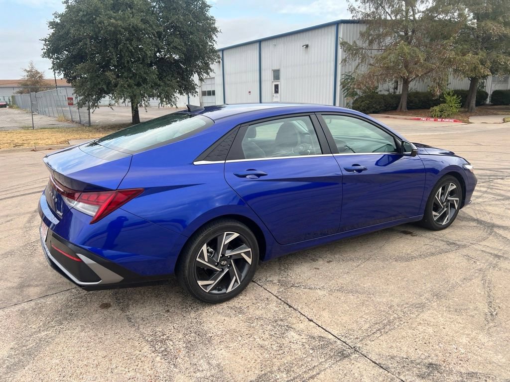 Used 2024 Hyundai Elantra Limited FWD image 14