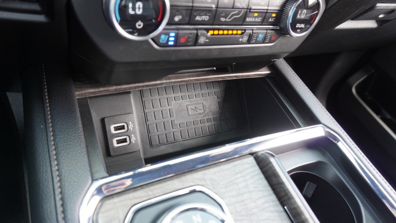 Used 2018 Ford Expedition Limited w/ Equipment Group 301A RWD image 21