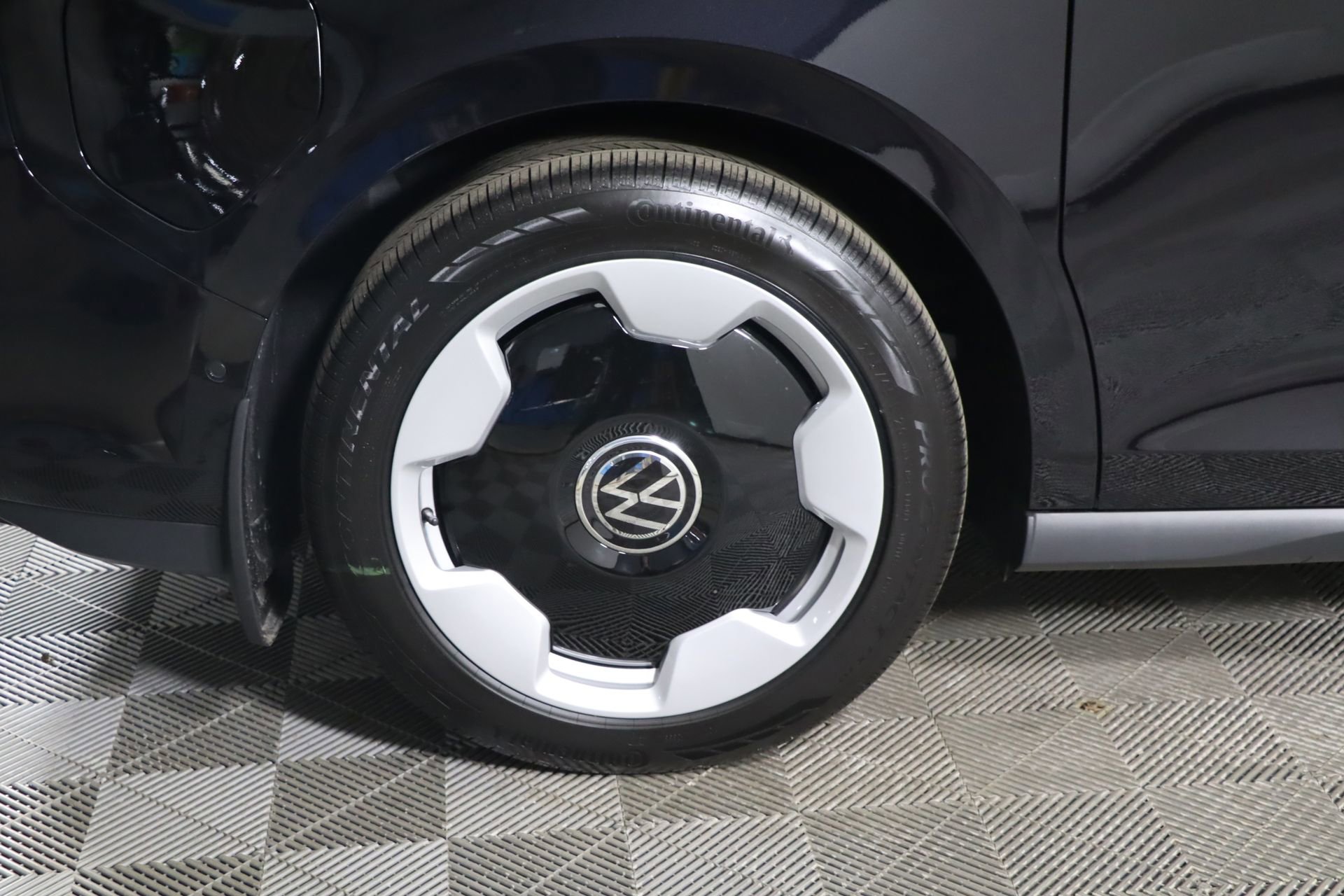 New 2025 Volkswagen ID. Buzz Pro S image 46