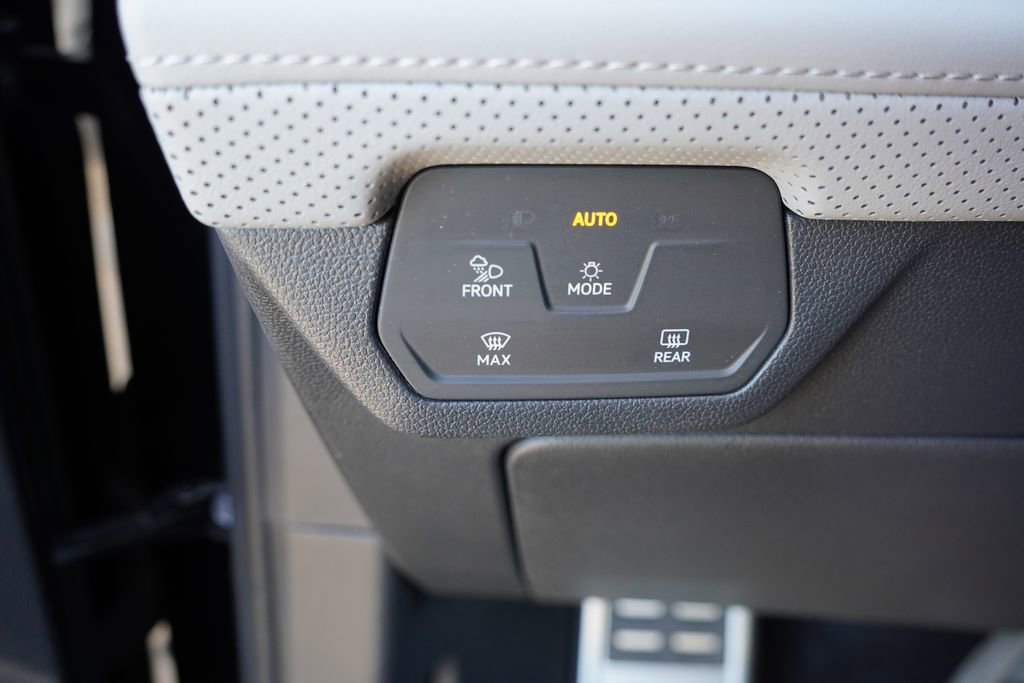 Used 2024 Volkswagen Atlas Peak Edition SEL image 27