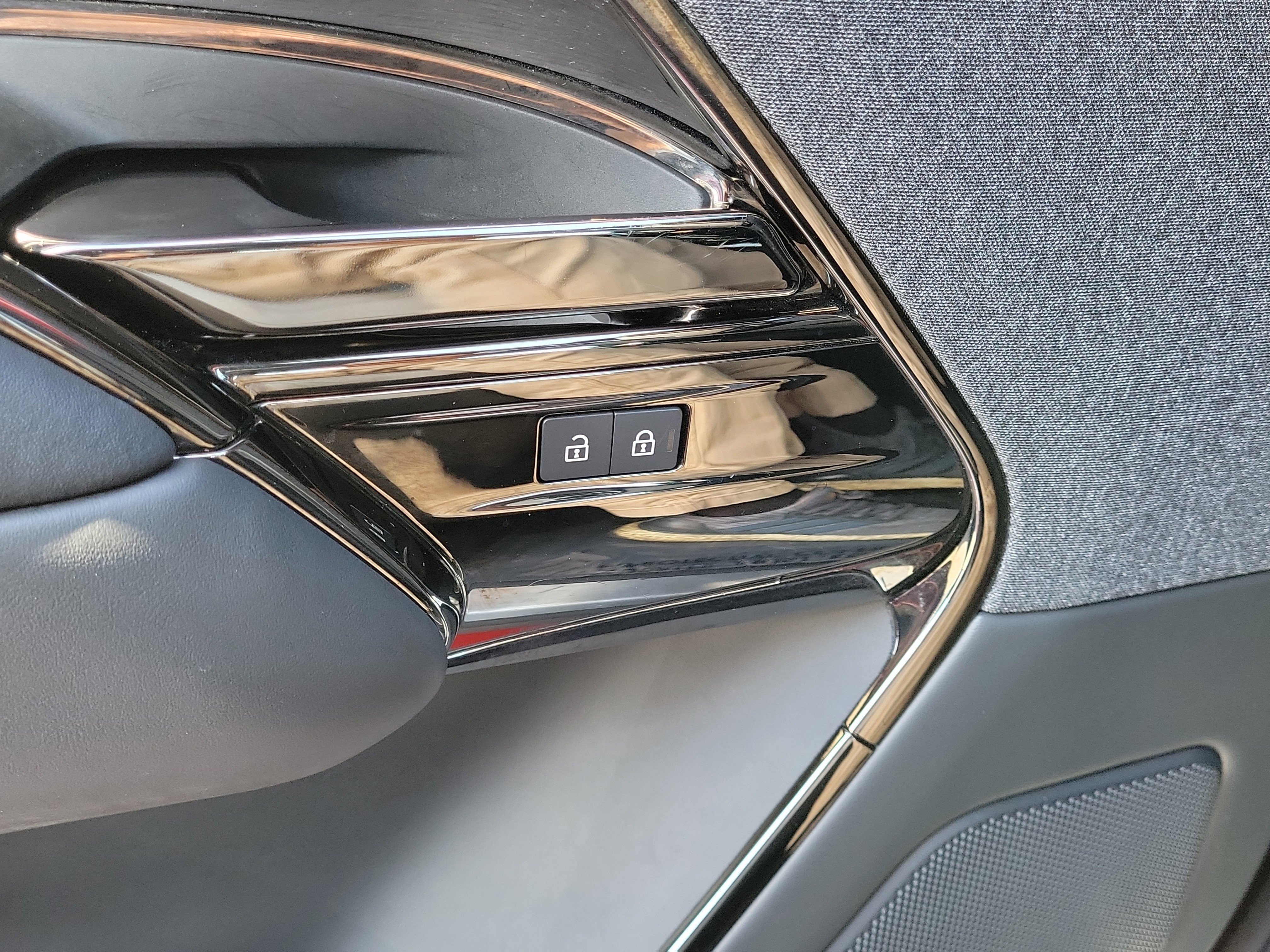 Used 2023 Land Rover Range Rover Sport SE Dynamic image 25